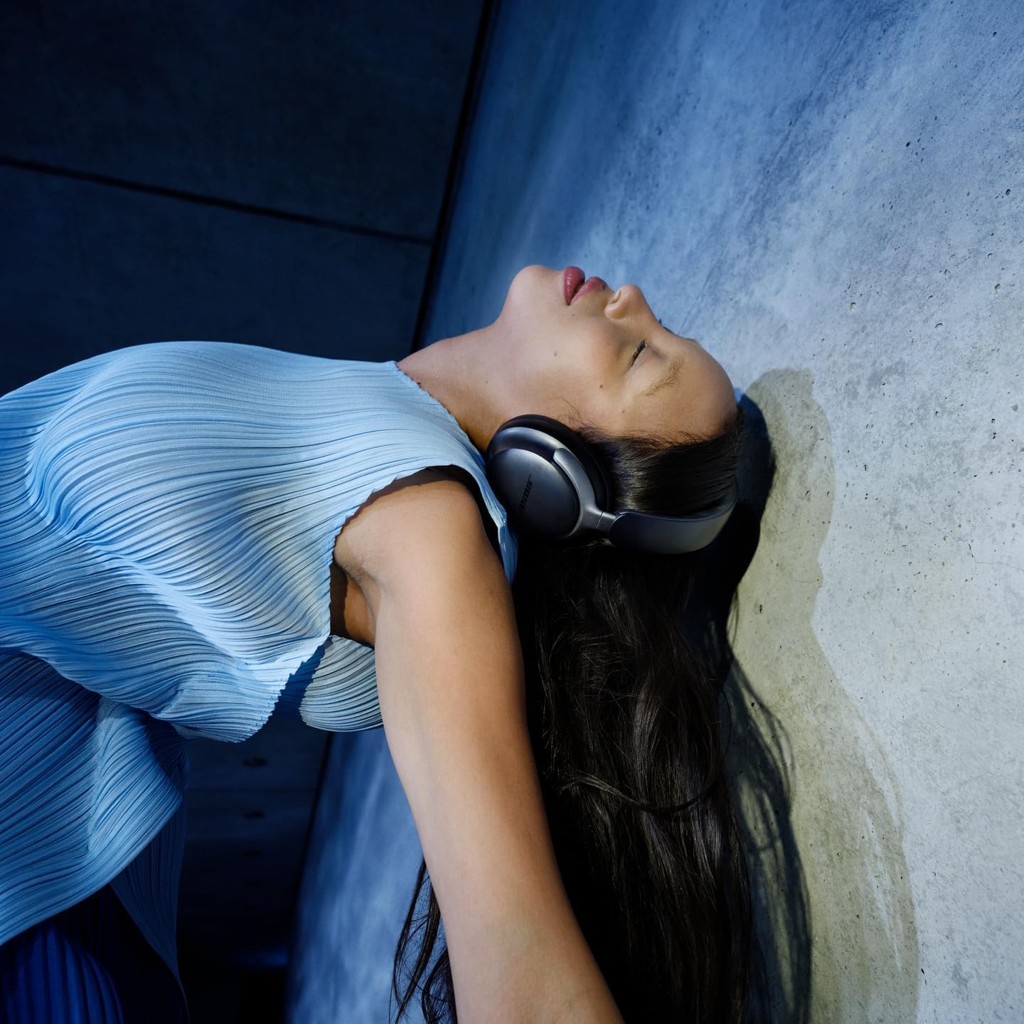 Bose QuietComfort Ultra Bluetooth Wireless Noise Cancelling Headphones for music with Spatial Audio